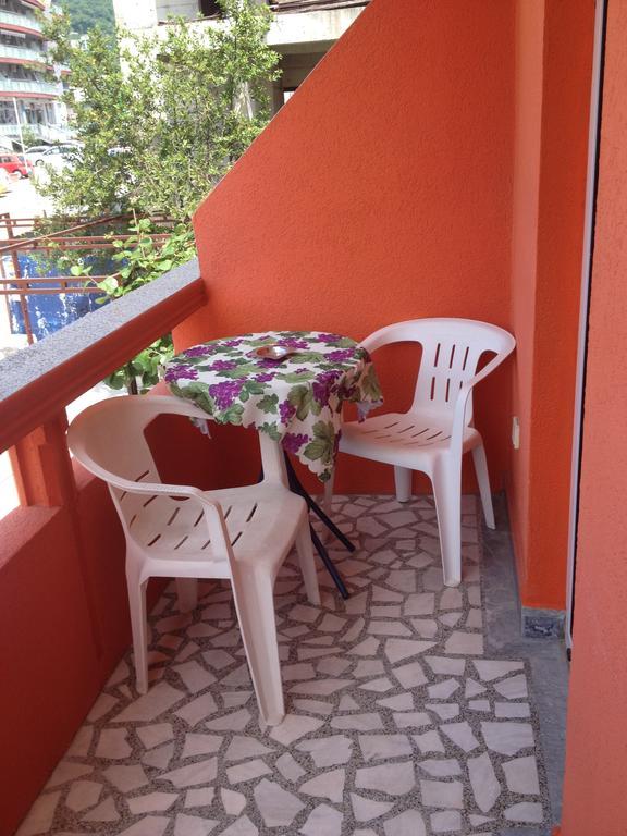 Apartments Holiday Budva Rum bild