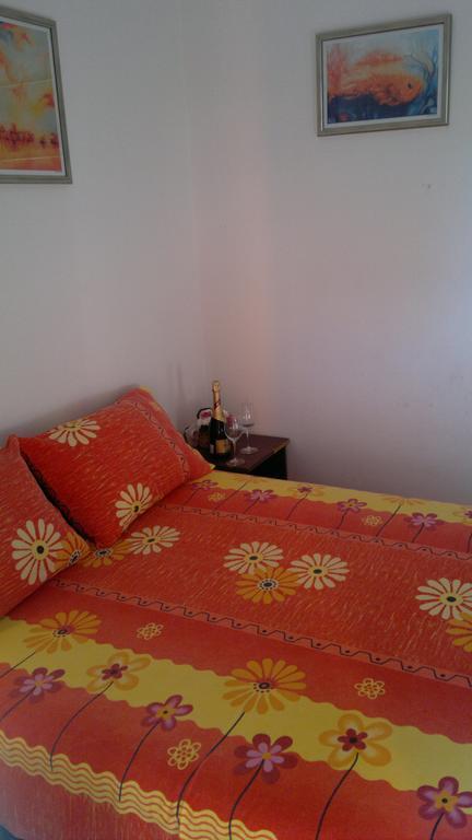 Apartments Holiday Budva Rum bild