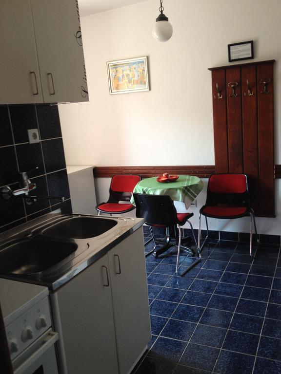 Apartments Holiday Budva Rum bild