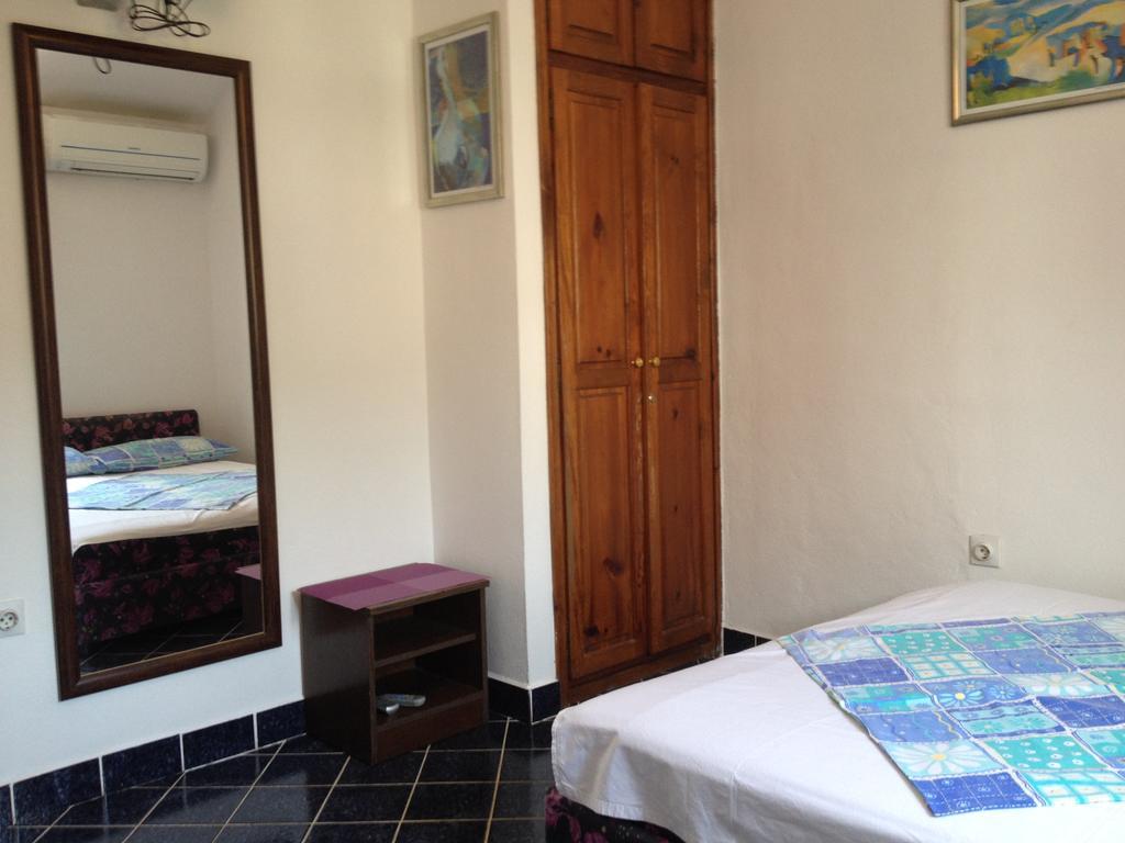 Apartments Holiday Budva Rum bild